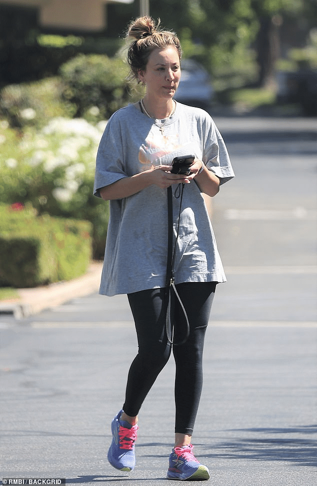 Kaley Cuoco's Casual Gym Look: Makeup-Free and Fabulous!