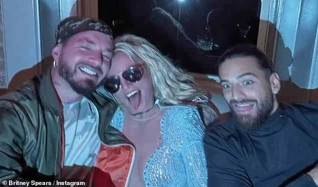 Britney Spears is Surprised by Meeting J Balvin and Maluma in New York City